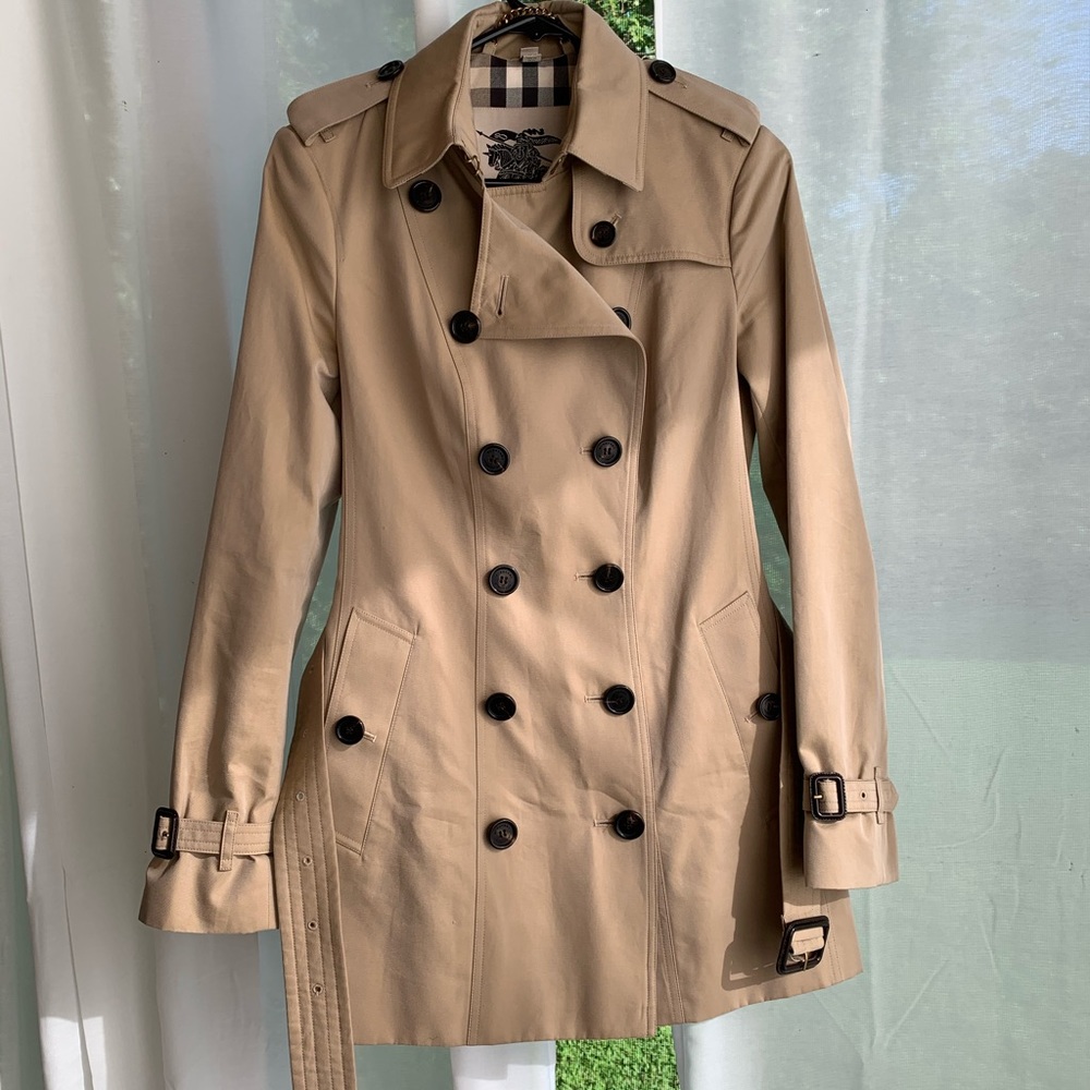 Burberry Sandringham Honey Short trench coat